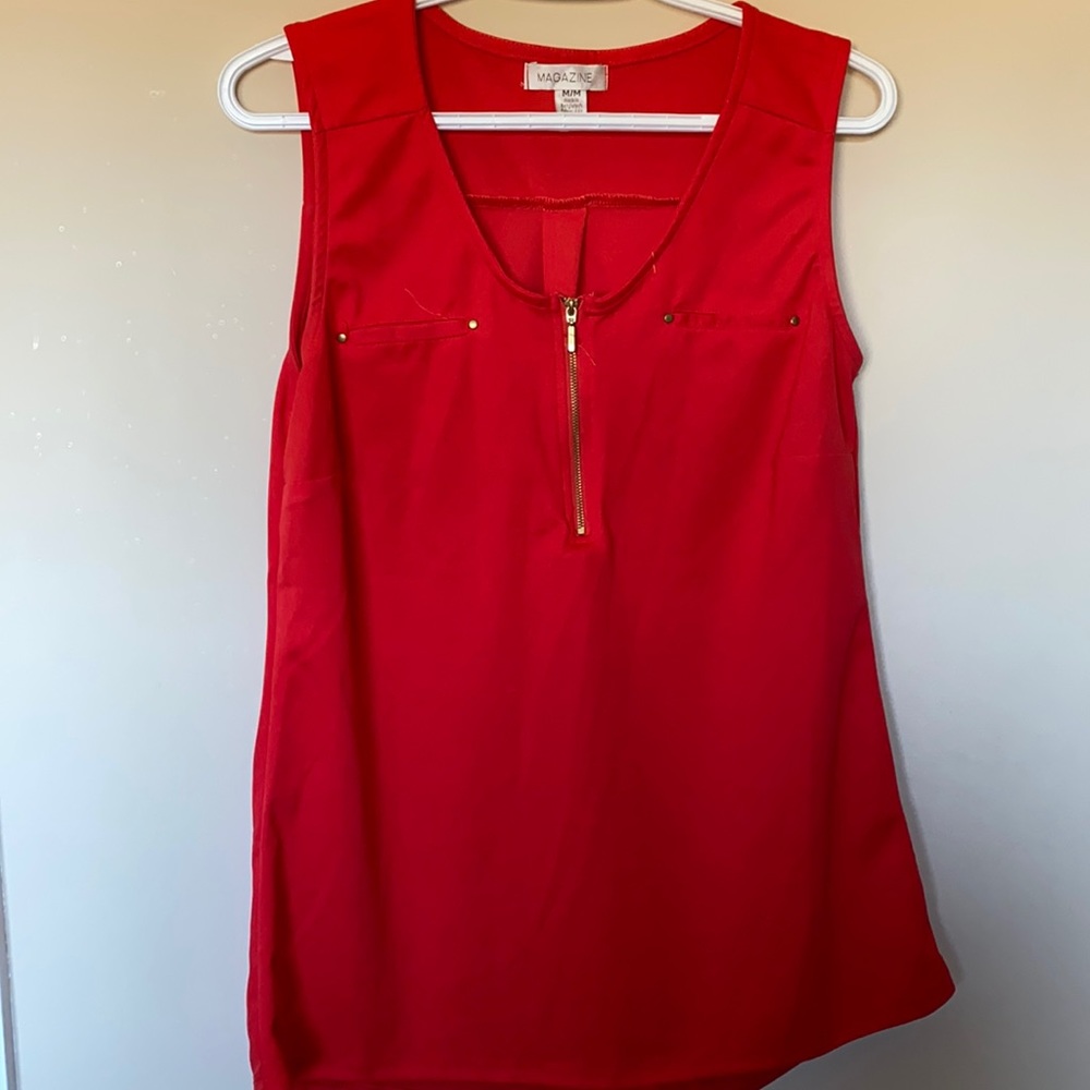 ✨Tank top blouse with zipper.